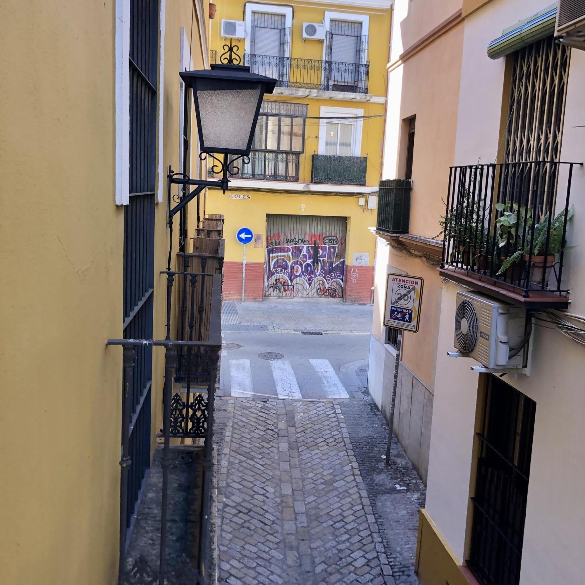 Apartamentos Alfaqueque B Sevilla Eksteriør billede