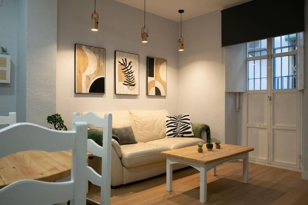 Apartamentos Alfaqueque B Sevilla Eksteriør billede